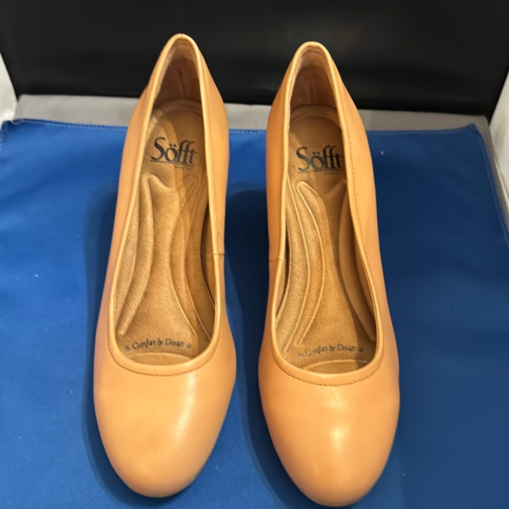 Soffit woman’s heels size‎ 7.5
